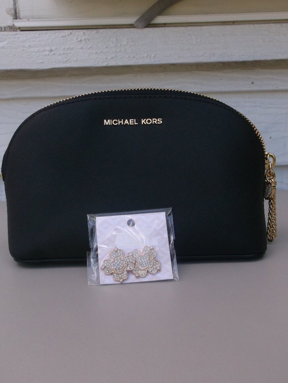 👜 Michael Kors black clutch bag, like new, & Lucky 4 leaf clover earring, NWT